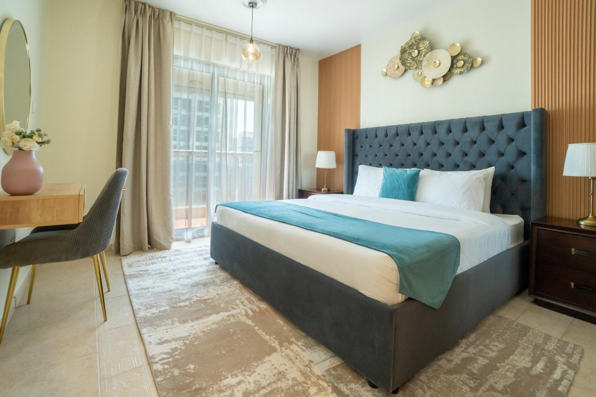 Cozy One-bedroom In Marina Apartment *